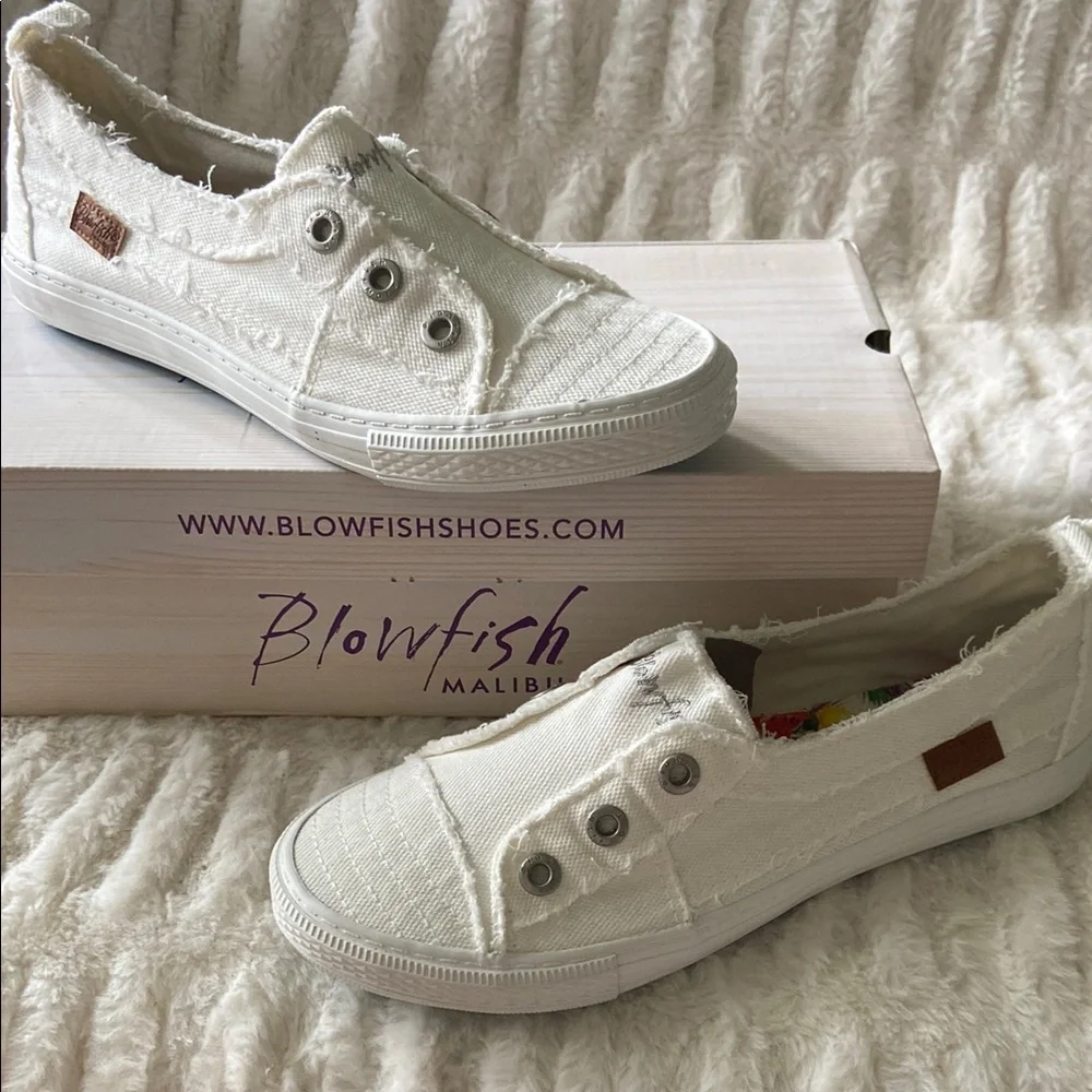 Blowfish White Casual Sneakers Canvas Low-Top - Picture 1 of 8